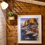Scandinavian Rustic * Tríkala