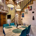 Scandinavian Rustic Tríkala