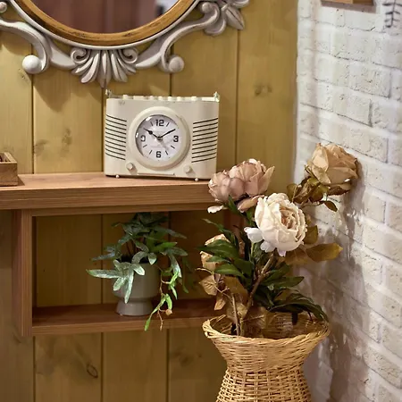 Scandinavian Rustic * Tríkala