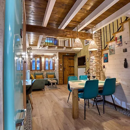 Scandinavian Rustic アパート